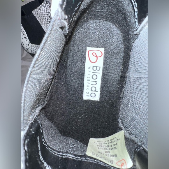 Blondo Noa Waterproof White/Grey Snake Embossed Leather Bootie Size 8 Like New - Picture 10 of 14